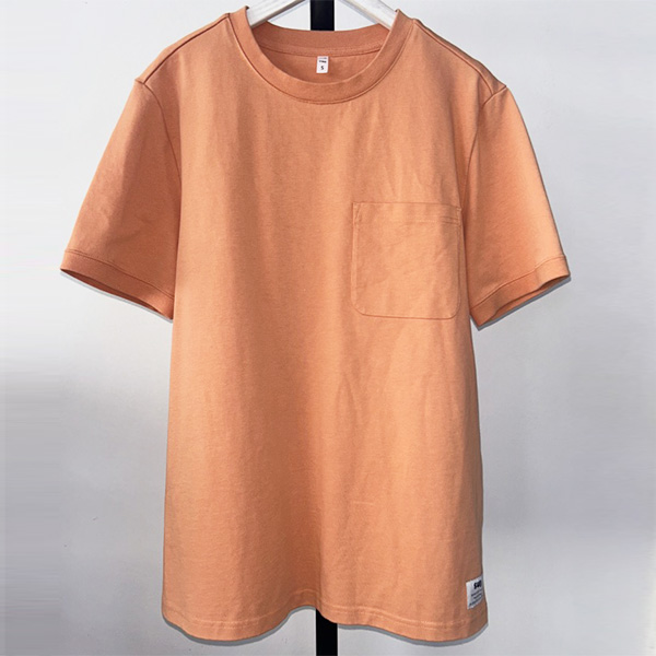 short-sleeved T-shirt