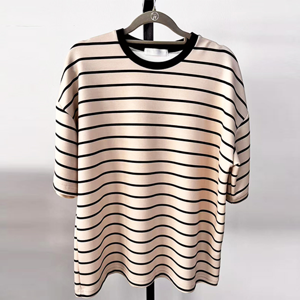 T-shirt short sleeved